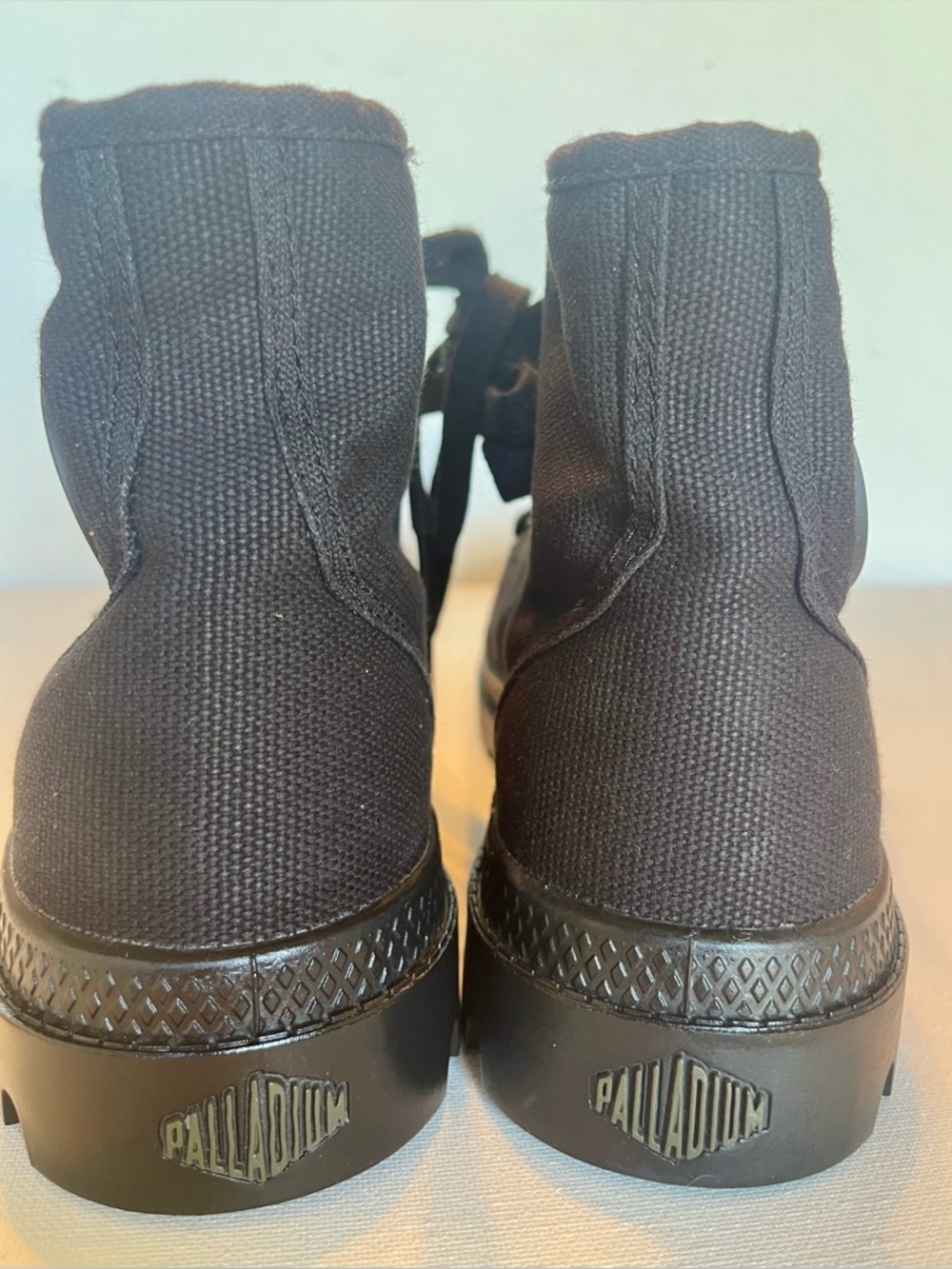 NEW PALLADIUM MENS CANVAS PAMPA HI BOOT BLACK SIZE 7.5 - Picture 9 of 15